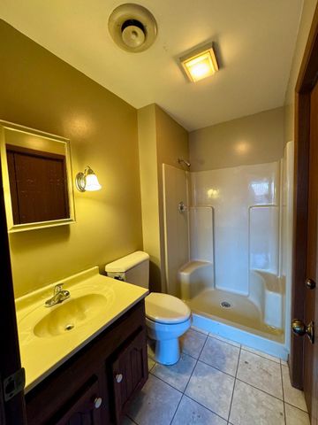 1184 Millpond Road N, Valparaiso, IN 46385