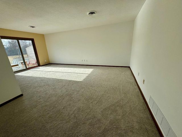 1184 Millpond Road N, Valparaiso, IN 46385