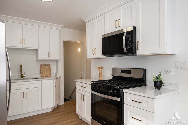 18441 Stewart Avenue, Homewood, IL 60430