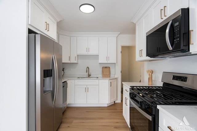 18441 Stewart Avenue, Homewood, IL 60430