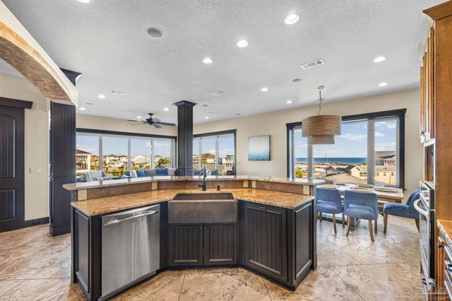 602 Via Deluna Dr, Pensacola Beach, FL 32561