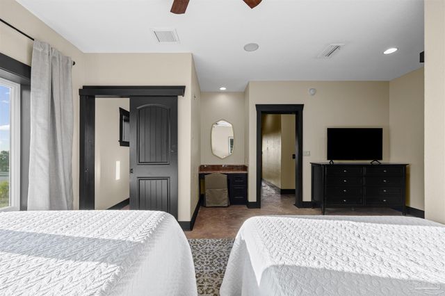 602 Via Deluna Dr, Pensacola Beach, FL 32561