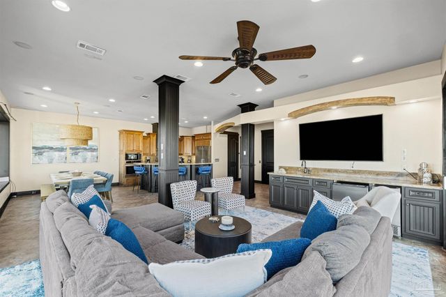 602 Via Deluna Dr, Pensacola Beach, FL 32561