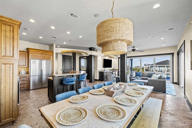 602 Via Deluna Dr, Pensacola Beach, FL 32561