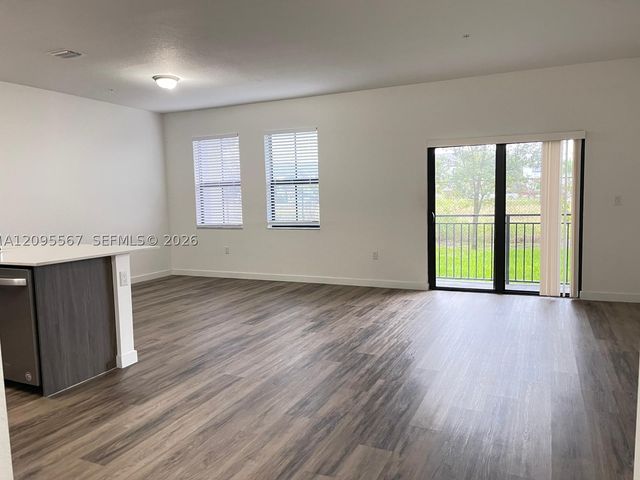 15600 SW 136 St. 104, Miami, FL 33196