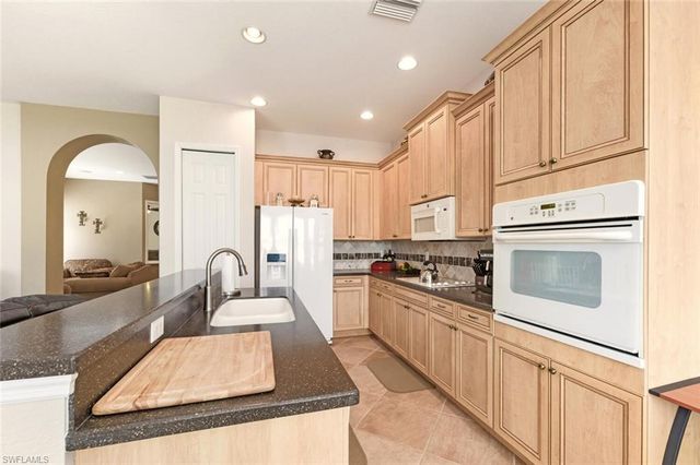 15295 Yellow Wood DR, Alva, FL 33920