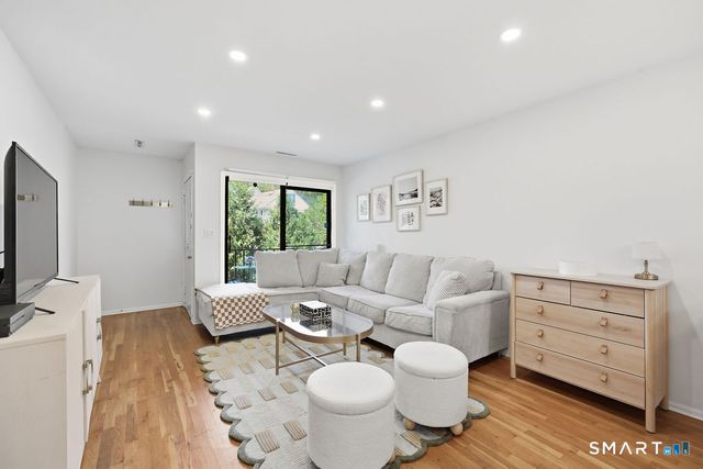 1 Valley Road 105, Stamford, CT 06902