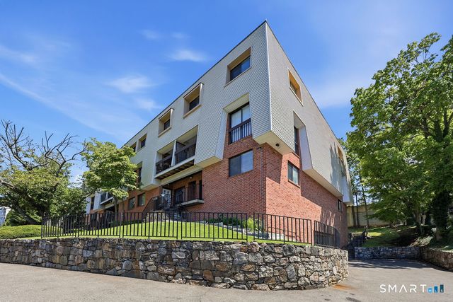 1 Valley Road 105, Stamford, CT 06902