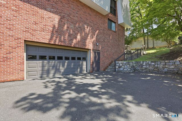 1 Valley Road 105, Stamford, CT 06902