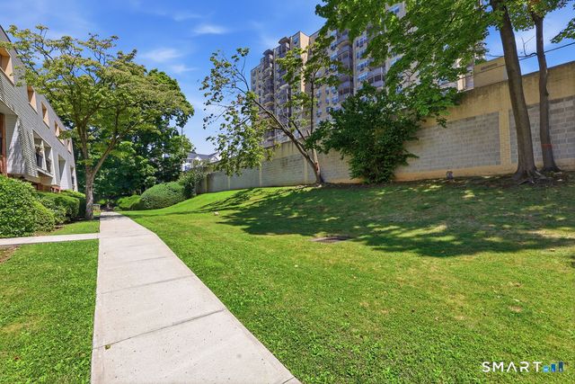 1 Valley Road 105, Stamford, CT 06902