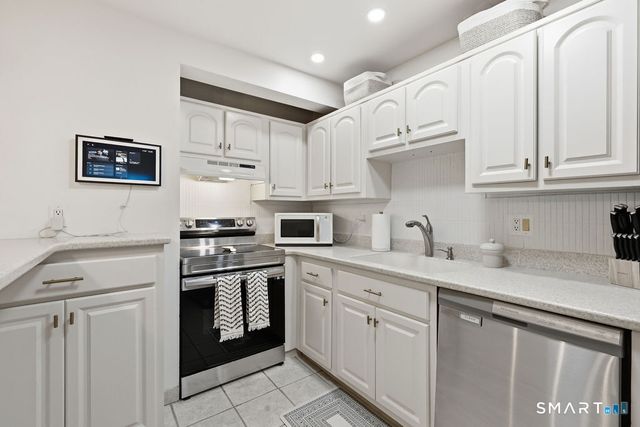 1 Valley Road 105, Stamford, CT 06902