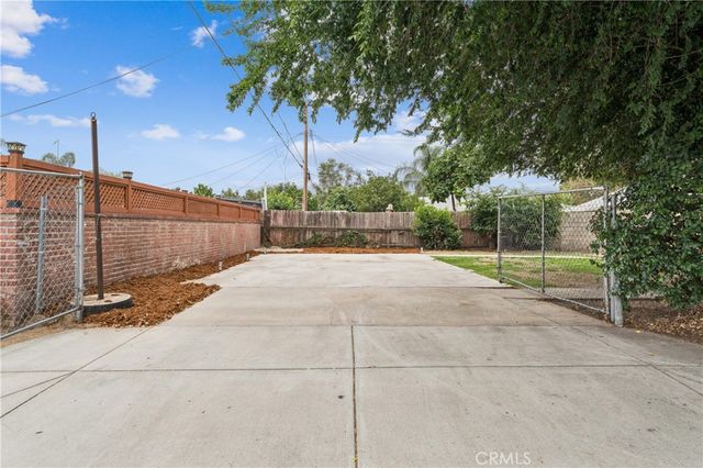2895 N Sierra Way, San Bernardino, CA 92405