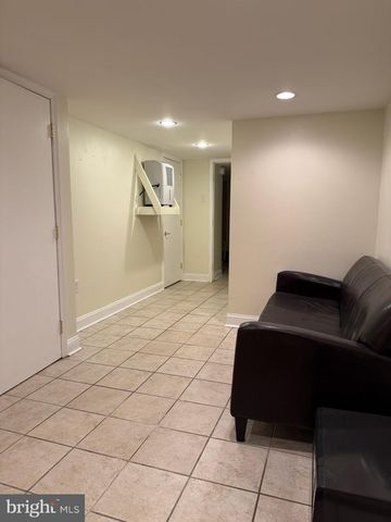 811 EARP ST, Philadelphia, PA 19147