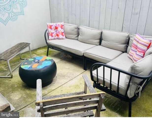 811 EARP ST, Philadelphia, PA 19147