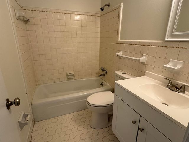 1969 E HOLMES RD, Memphis, TN 38116