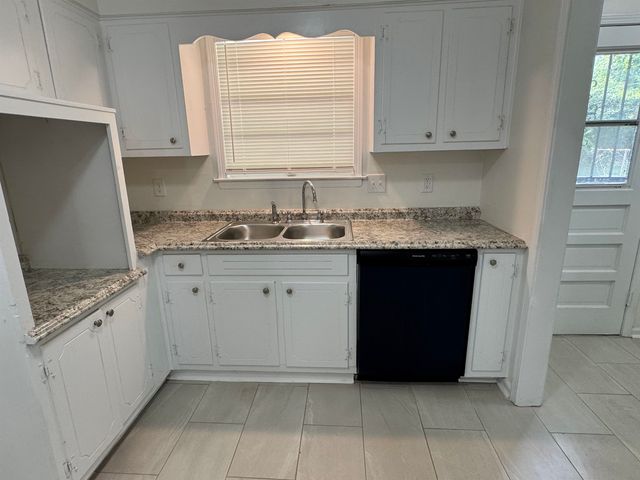 1969 E HOLMES RD, Memphis, TN 38116