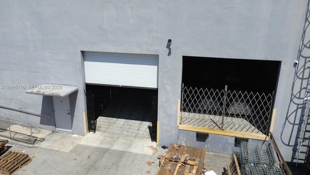 2290 W 8th Avenue, Hialeah, FL 33010