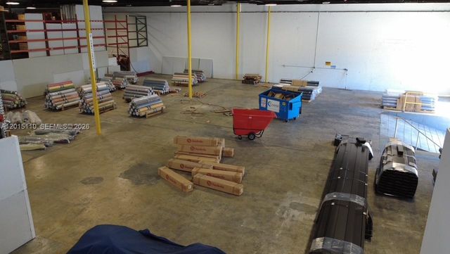 2290 W 8th Avenue, Hialeah, FL 33010
