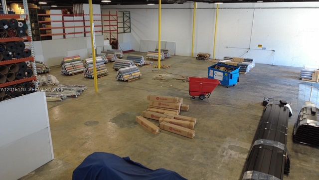 2290 W 8th Avenue, Hialeah, FL 33010