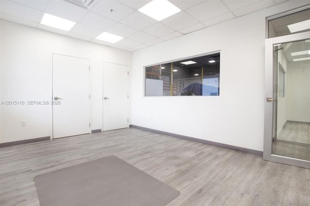2290 W 8th Avenue, Hialeah, FL 33010