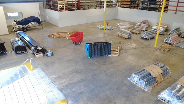 2290 W 8th Avenue, Hialeah, FL 33010
