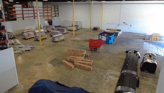 2290 W 8th Avenue, Hialeah, FL 33010