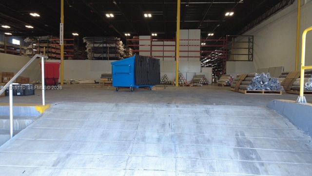 2290 W 8th Avenue, Hialeah, FL 33010