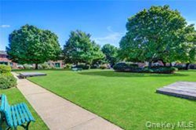 2449F Union 12B, Islip, NY 11751