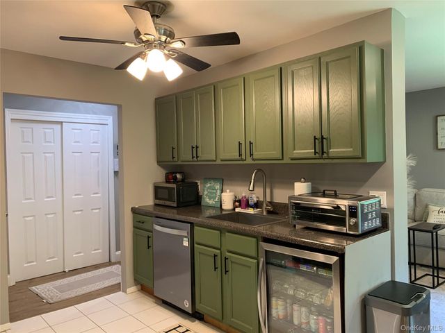 2449F Union 12B, Islip, NY 11751