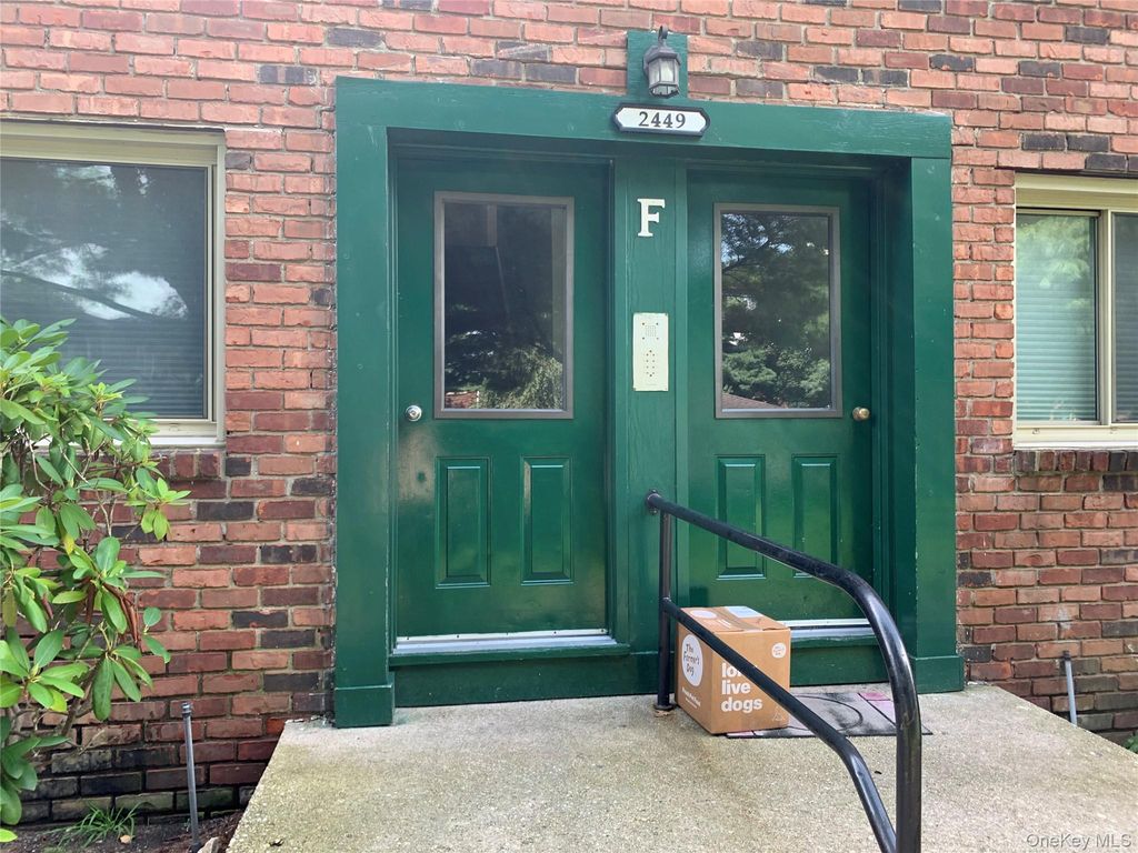 2449F Union 12B, Islip, NY 11751