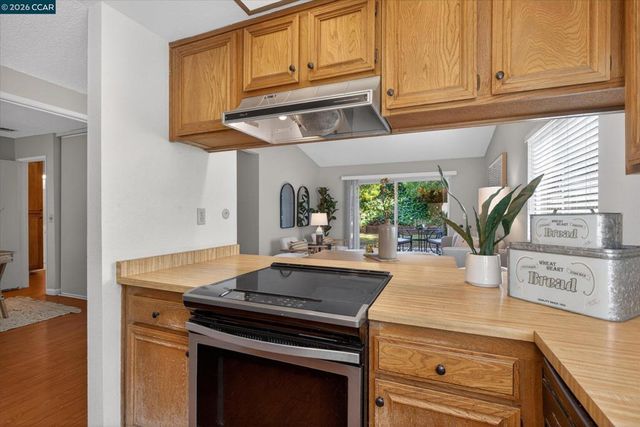 1040 Village Oaks, Martinez, CA 94553