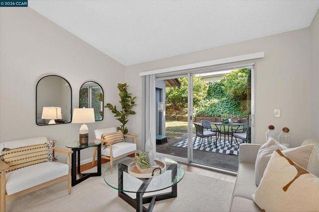 1040 Village Oaks, Martinez, CA 94553