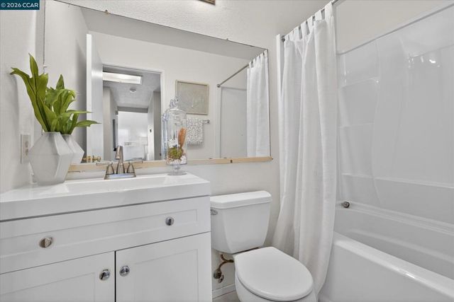 1040 Village Oaks, Martinez, CA 94553