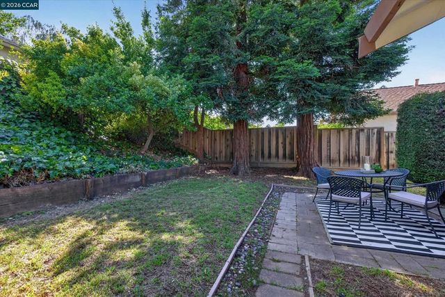 1040 Village Oaks, Martinez, CA 94553