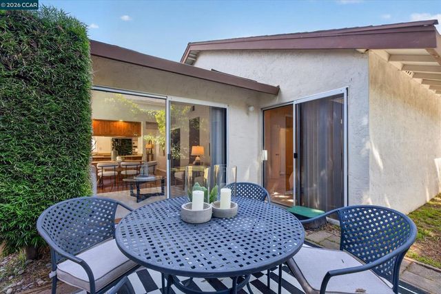 1040 Village Oaks, Martinez, CA 94553