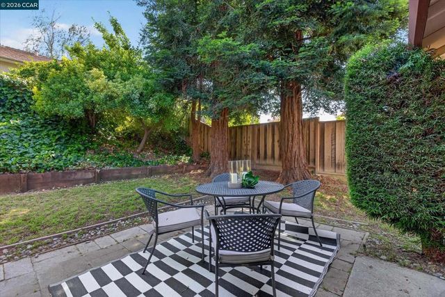 1040 Village Oaks, Martinez, CA 94553