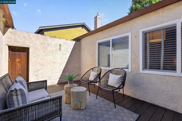 1040 Village Oaks, Martinez, CA 94553