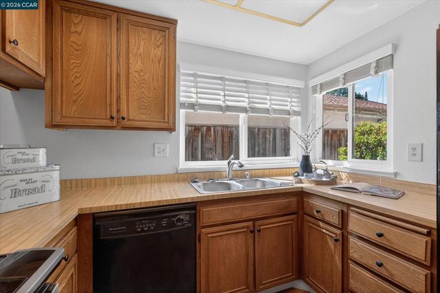 1040 Village Oaks, Martinez, CA 94553