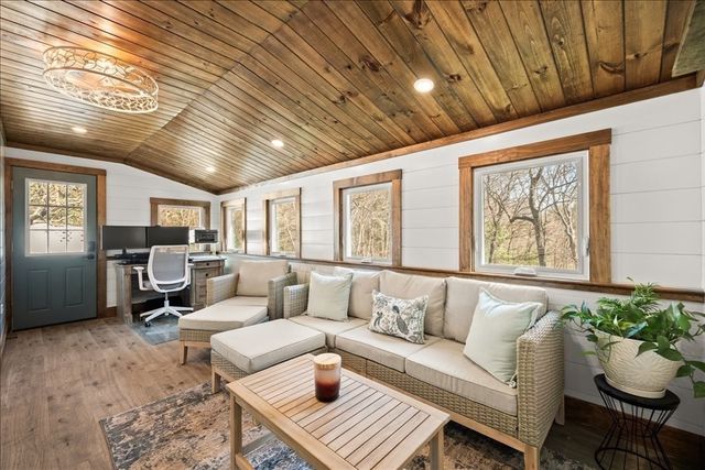 291 Caswell Street, Taunton, MA 02718