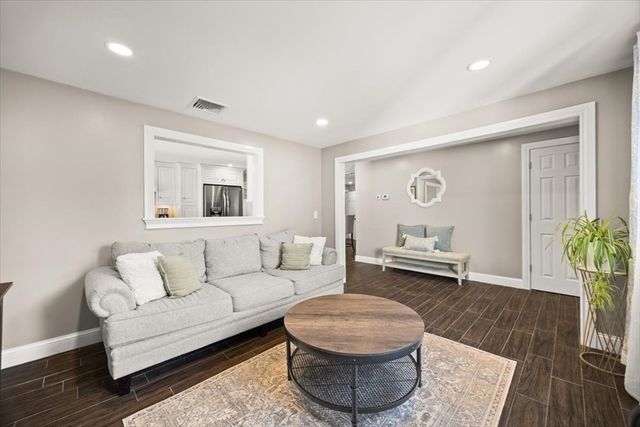 291 Caswell Street, Taunton, MA 02718