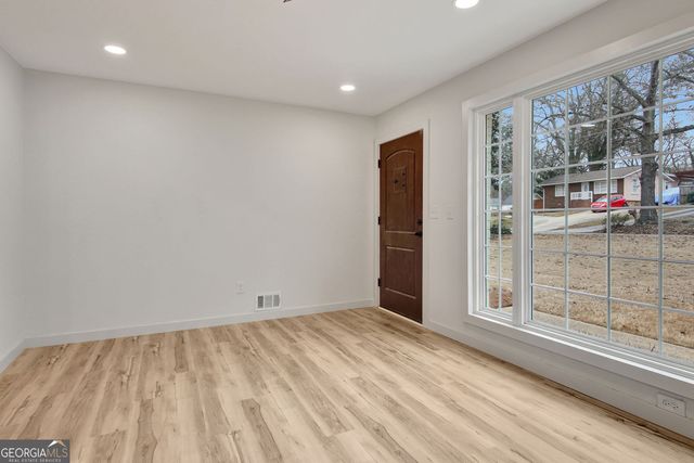 183 Pine Street NE, Fairburn, GA 30213