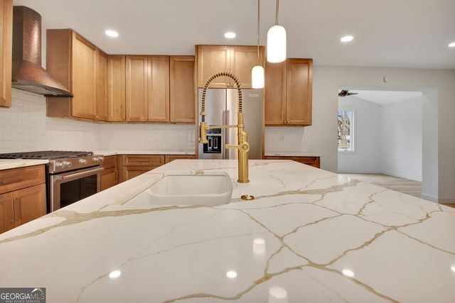 183 Pine Street NE, Fairburn, GA 30213