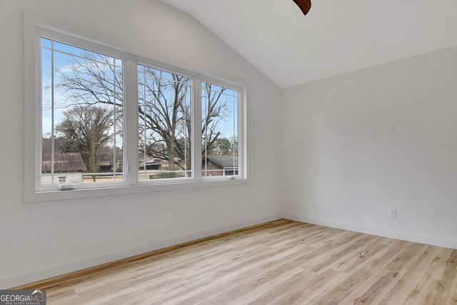 183 Pine Street NE, Fairburn, GA 30213