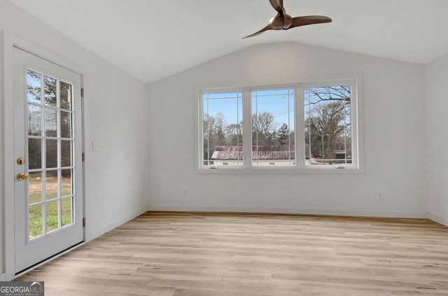183 Pine Street NE, Fairburn, GA 30213