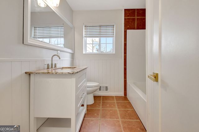 183 Pine Street NE, Fairburn, GA 30213