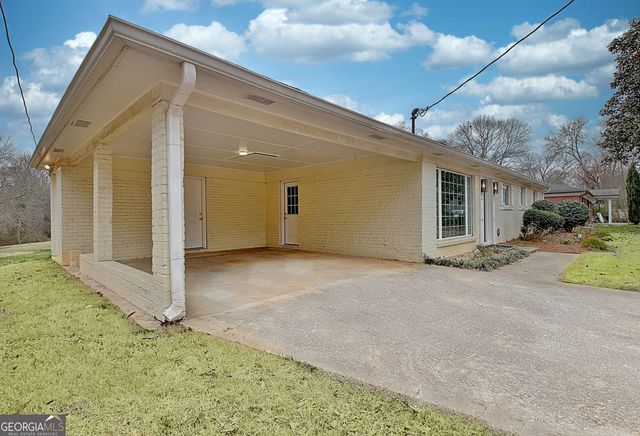 183 Pine Street NE, Fairburn, GA 30213