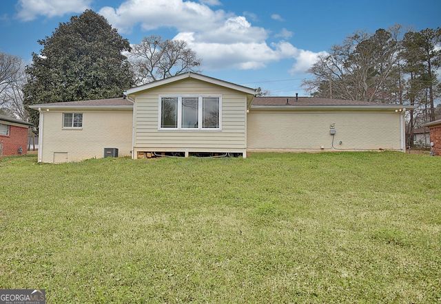 183 Pine Street NE, Fairburn, GA 30213