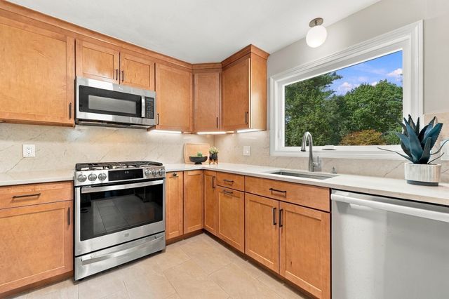 19 Berkeley Road, Framingham, MA 01701