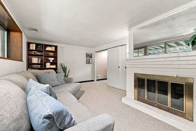 19 Berkeley Road, Framingham, MA 01701