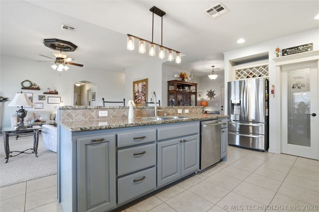 12202 E 70th Street North, Owasso, OK 74055